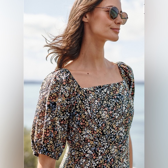 Garnet Hill Linen Noir Multi Puff Sleeve
Midi Dress - Picture 2 of 2